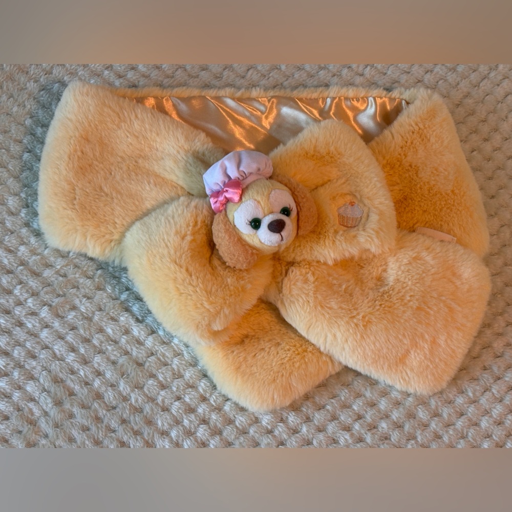 Disney Cookie Ann Fluffy Scarf